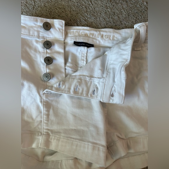 White side button high rise shorts - Picture 8 of 8